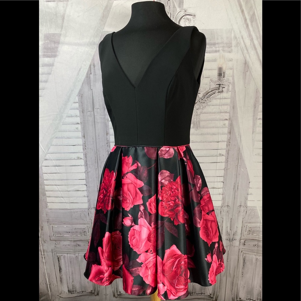 🆕 Betsy& Adam Size 12 Homecoming Dress